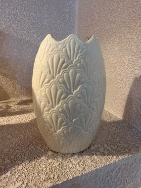 Lenox Elegant Cream Ceramic Decorative Vase with Scalloped Relief